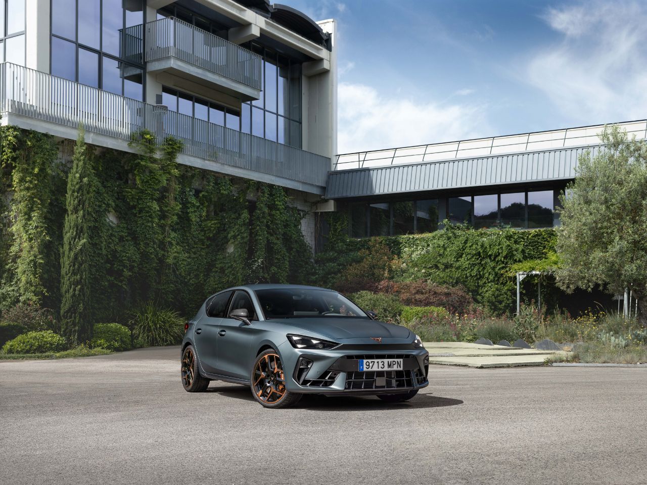 CUPRA LEON HYBRID