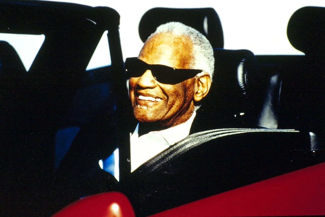 Ray Charles a bordo di Peugeot 306 Cabriolet